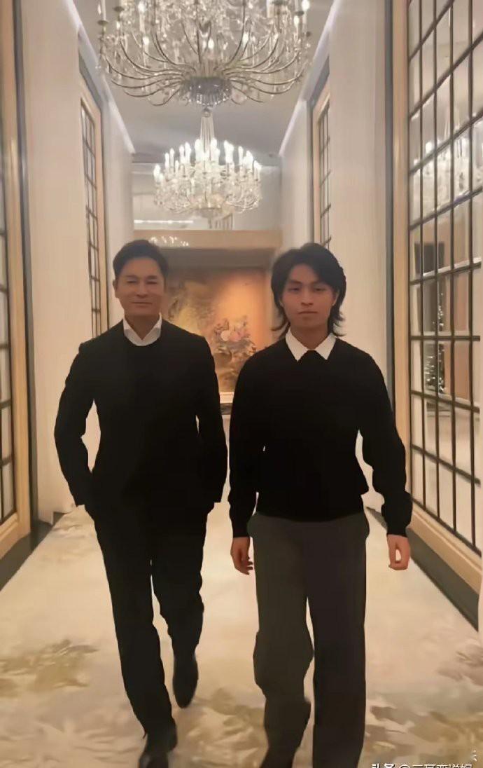 郭晋安16岁的儿子郭令山与父亲合拍视频，视频中他外貌成熟，细看之下颇似父亲，又有