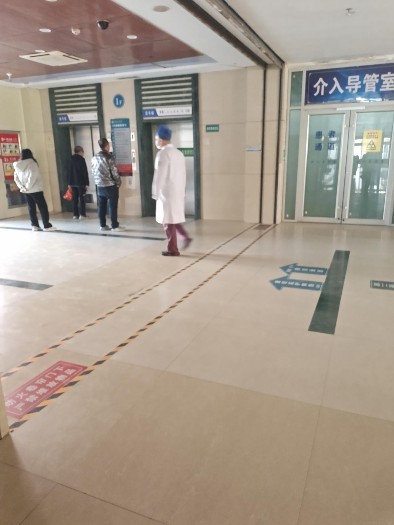 人往高处走，水往低处流，这话说的一点没毛病。

就如我们县医院那些好医生基本都走