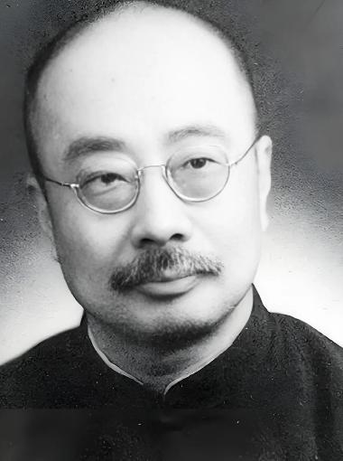 1936年，鲁迅去世的第2天，和鲁迅反目成仇13年的弟弟周作人，若无其事地去学校