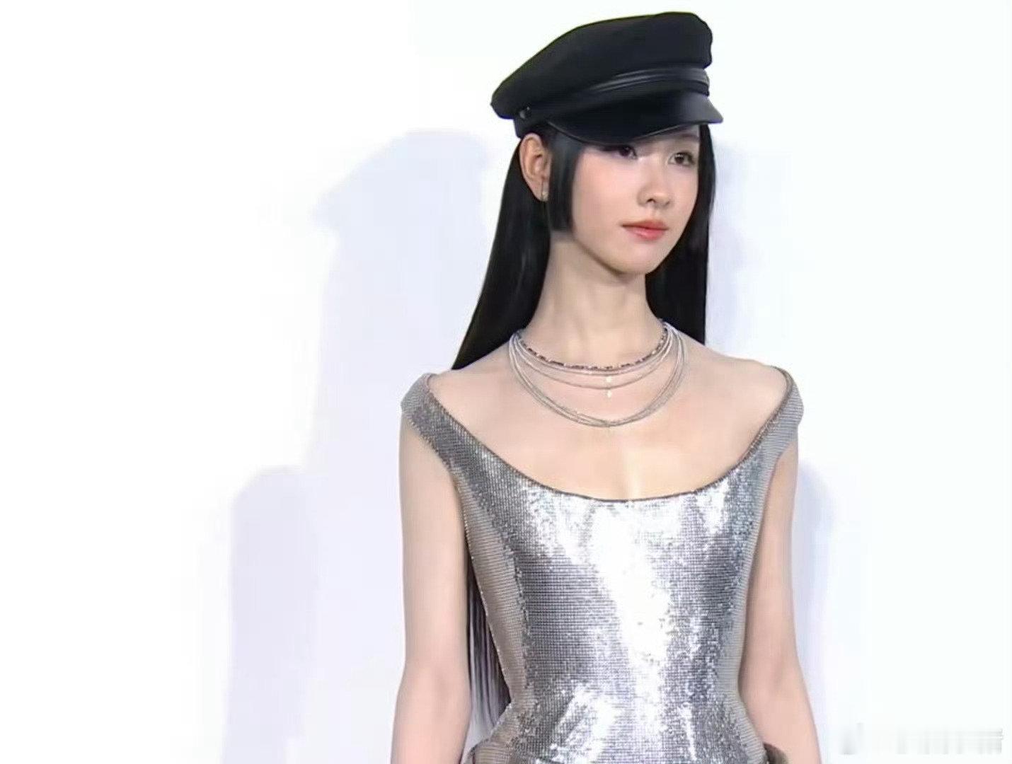 陈都灵的美简直令人惊叹，她的美丽不知要惊艳多少人。 