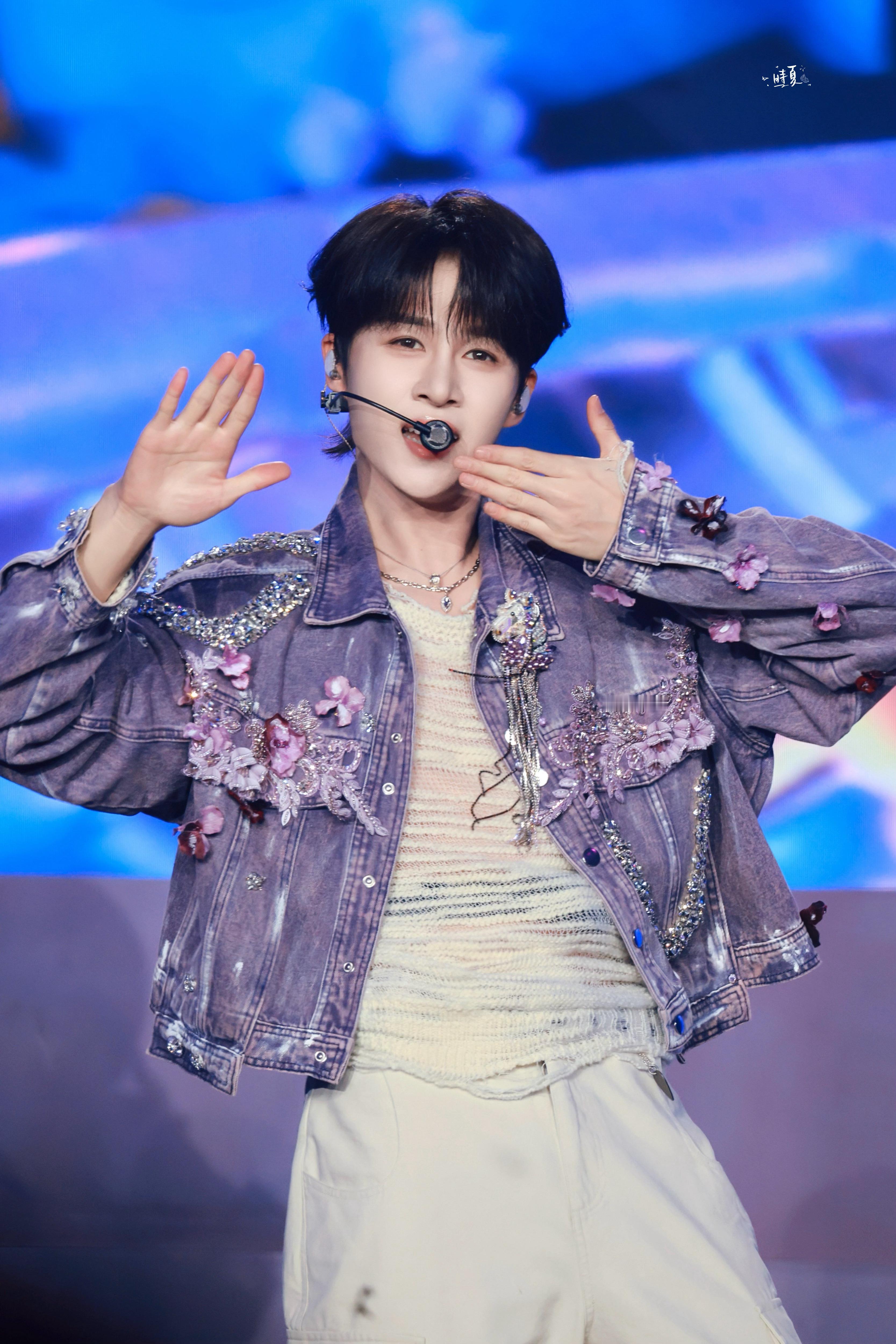 卓沅 💜卓沅的心动日常  月亮是夜晚第二美好的东西，第一是你。晚安，我的星星。