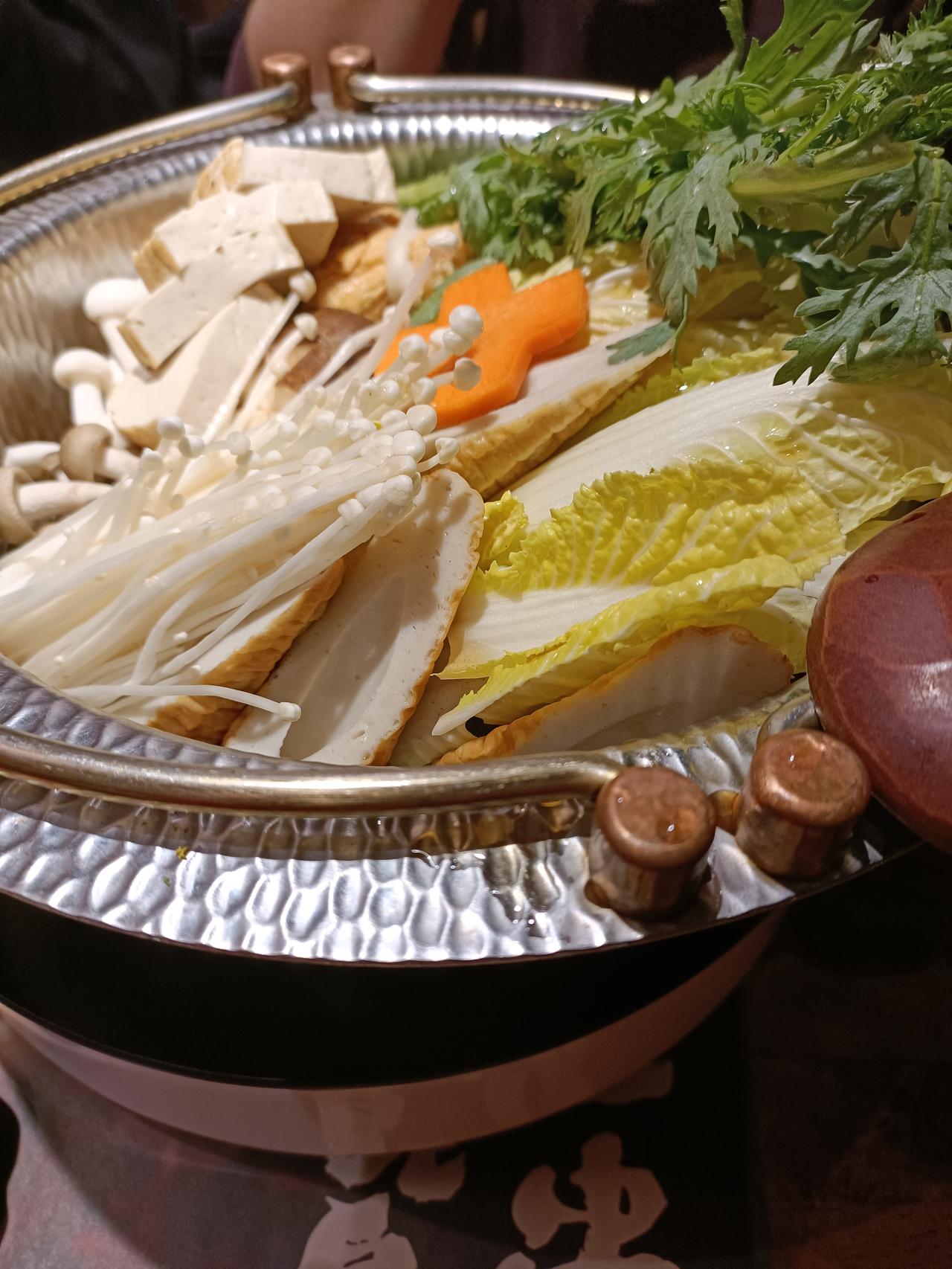 发一张相册里你最爱的美食照片。