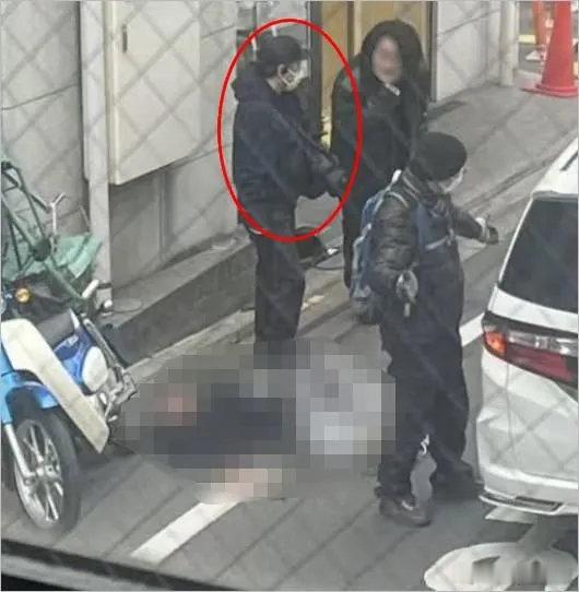 日本女主播户外直播时遭粉丝刺杀 榜一大哥的疯狂，情感纠纷？ 