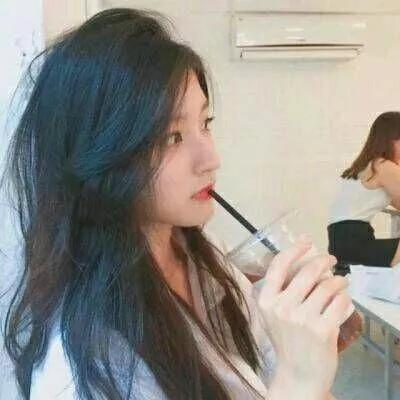 午后的慵懒，享受一杯咖啡的美好时光。咖啡休闲照 日常咖啡时光 温柔咖啡时光 上班