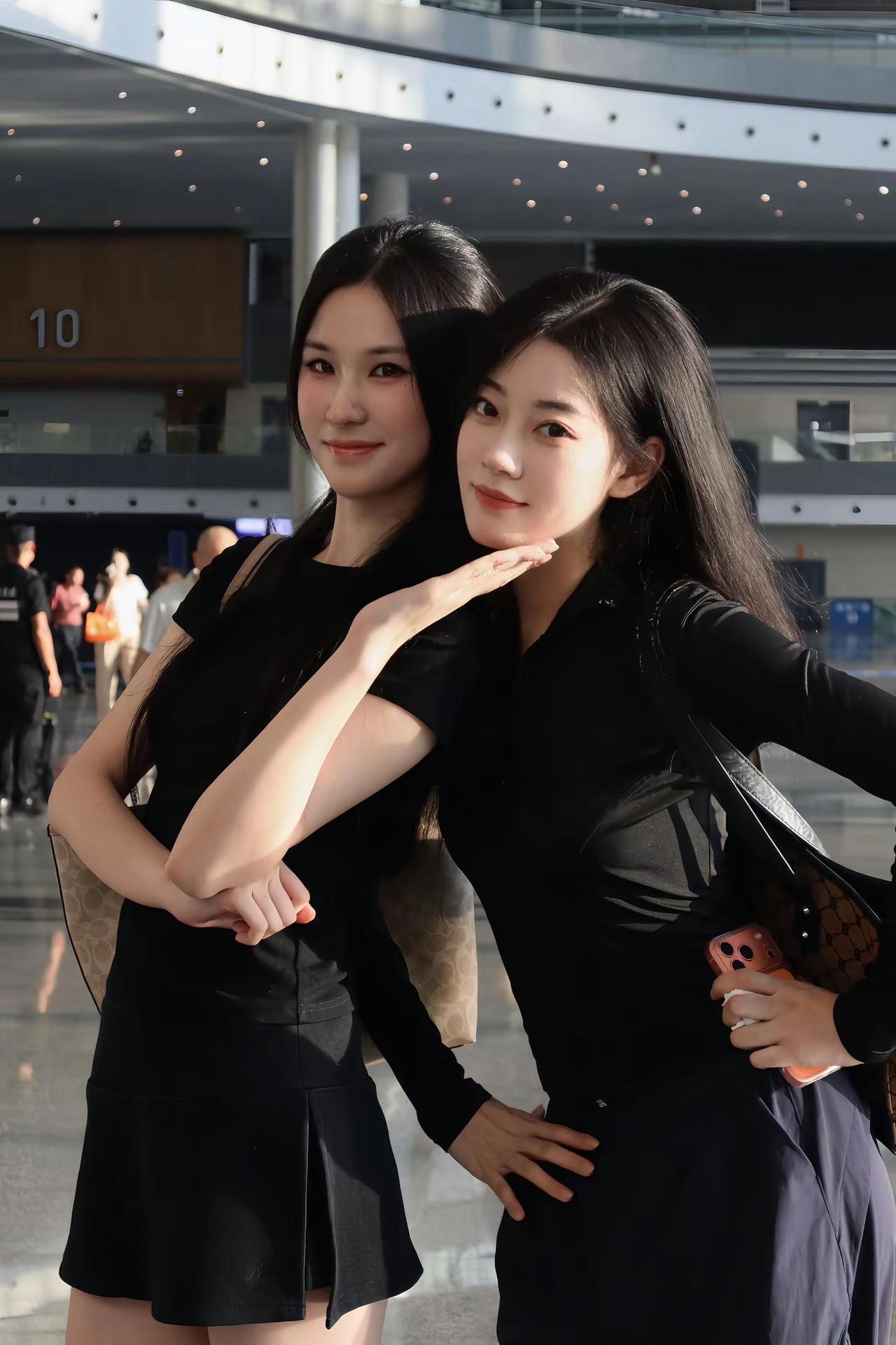 车展牛马倒计时高个子女生