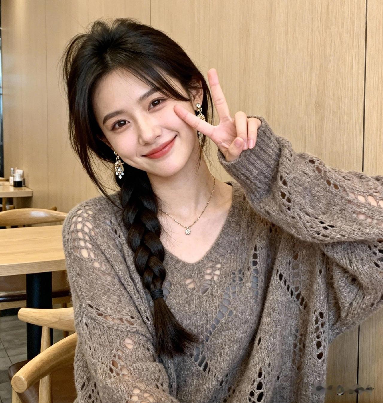 身体累了，就歇会儿；
心里烦了，就静一静。
见多了，也就懂了，
这世上没人总围着