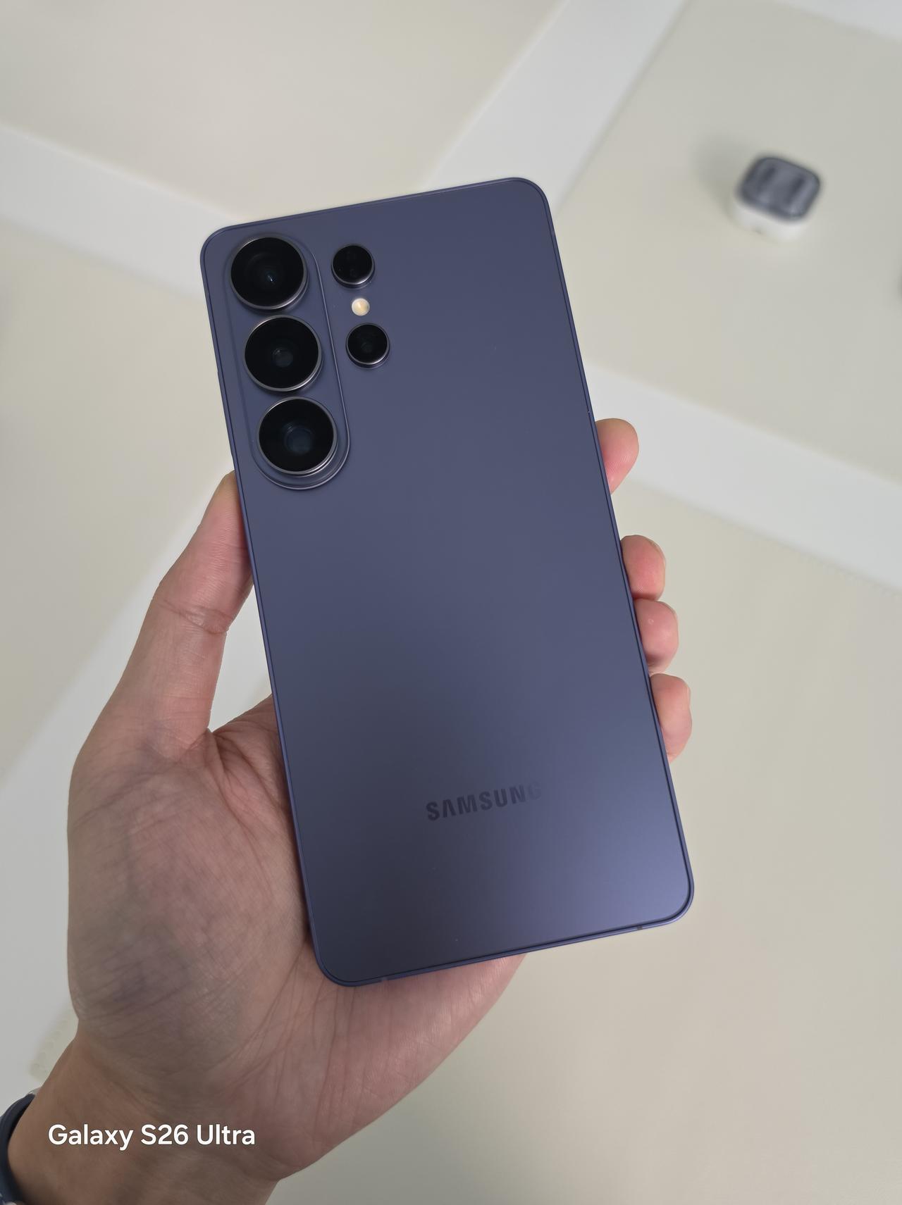 三星Galaxy S26系列将于下周上市，前不久体验S26 Ultra时在室内随