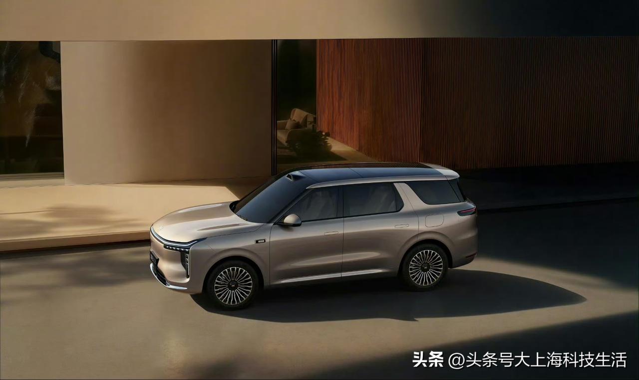 看到智己除了LS8，我真想骂两句领克，
岚图泰山火了，立刻小泰山跟上，
智己LS