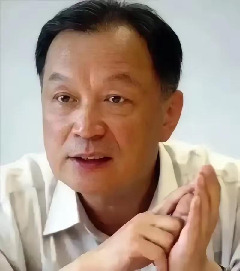 温铁军直言不讳：美国早已把中国的两层外衣狠狠撕掉，可直到今天，国内还有人执迷不悟