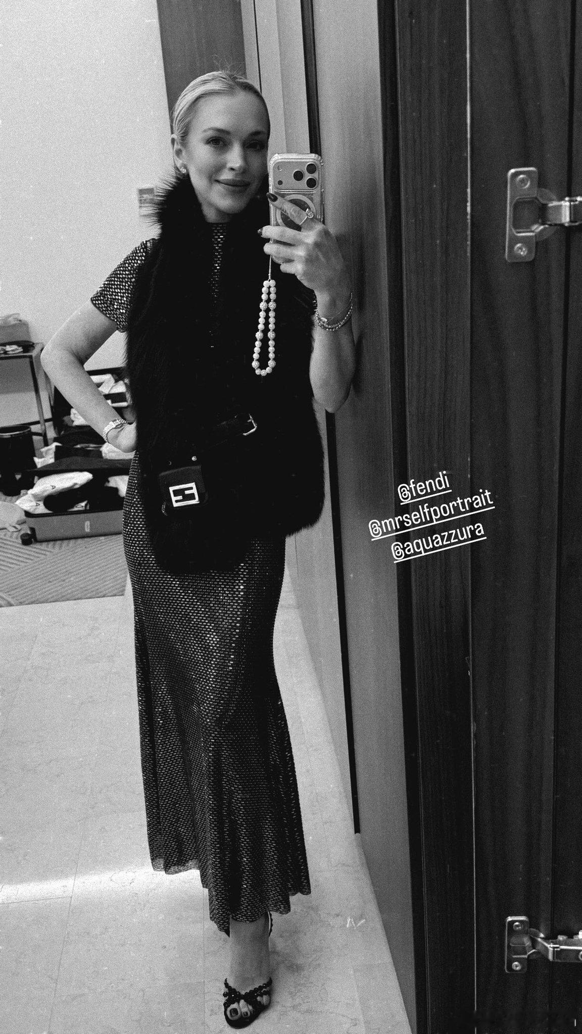 Lindsay Lohan林赛罗韩分享节日私照，美美打扮后和老公Bader Sh