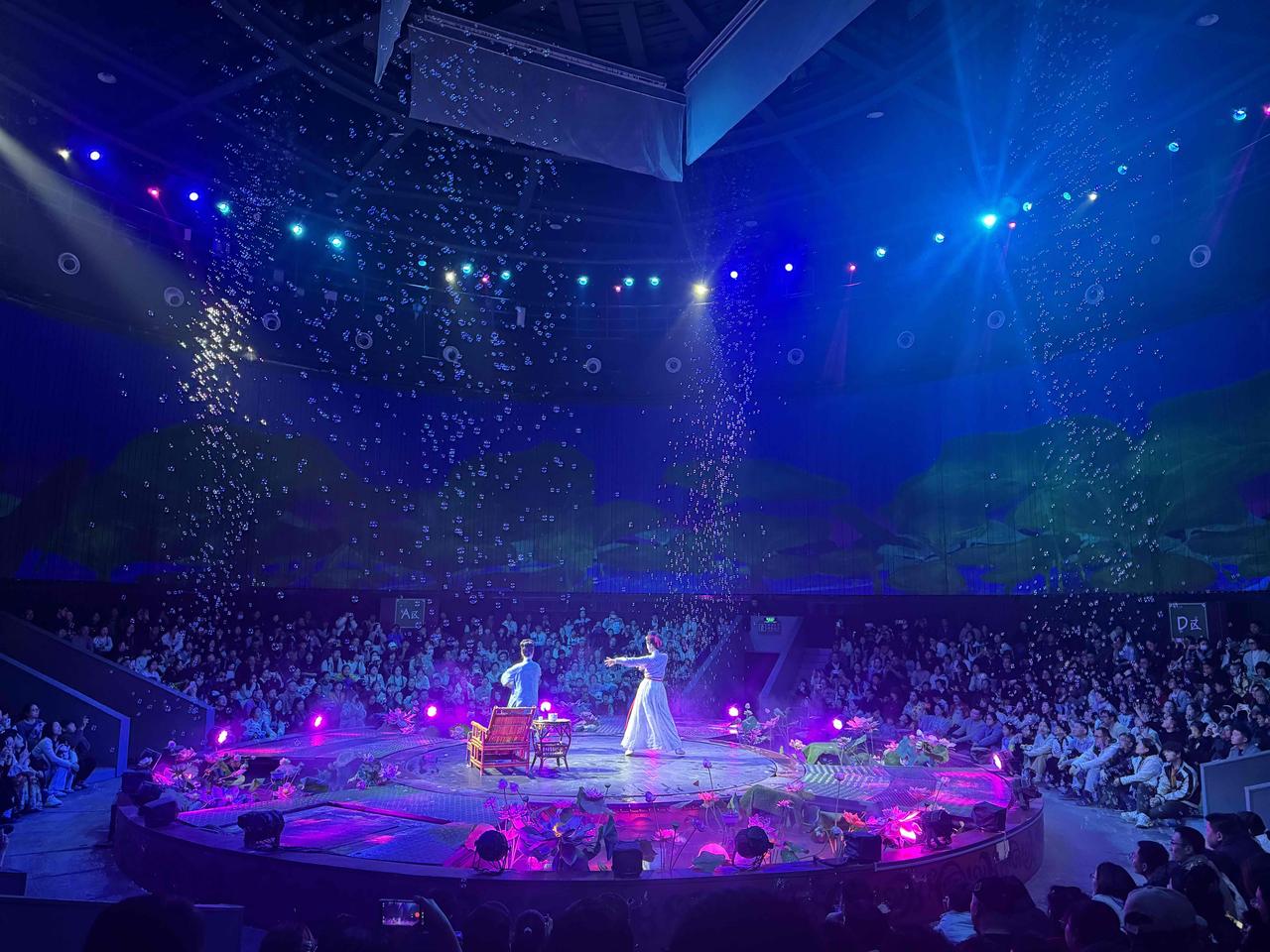 这个隔夜的这个期货交易的走势，会影响第二天中国股市的表现吗？

会影响，而且影响