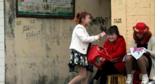 2010年，一个85岁高龄的老大爷嫖娼被抓，由于这位老大爷年事已高，民警花了足有