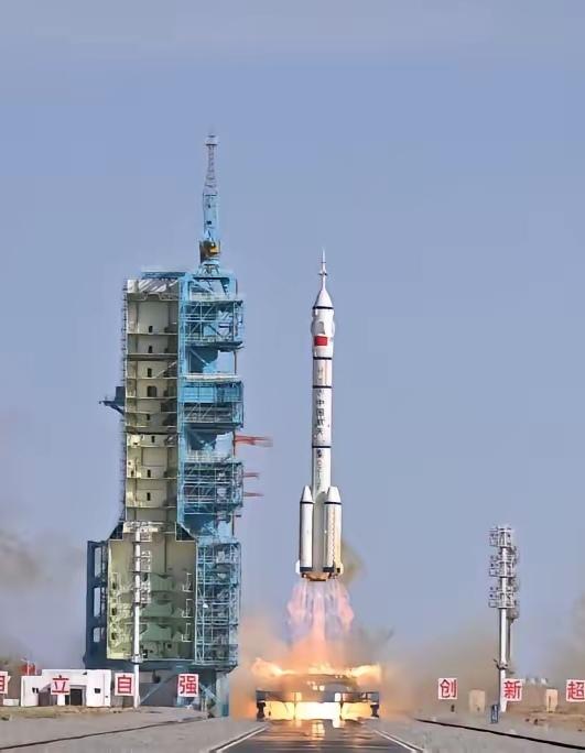 空间碎片，为什么对航天器伤害特别大？

空间碎片之所以“特别厉害”，是因为它们以