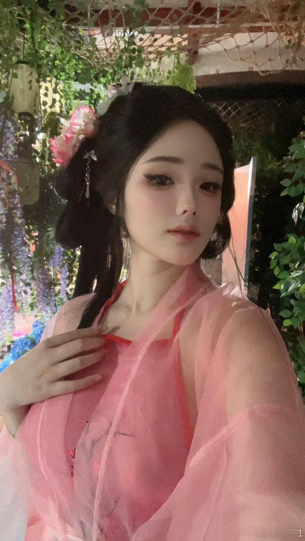 这两天连着拍了好多！好累哦，如果客服那边没回消息见谅，因为最近都是我自己上，但是