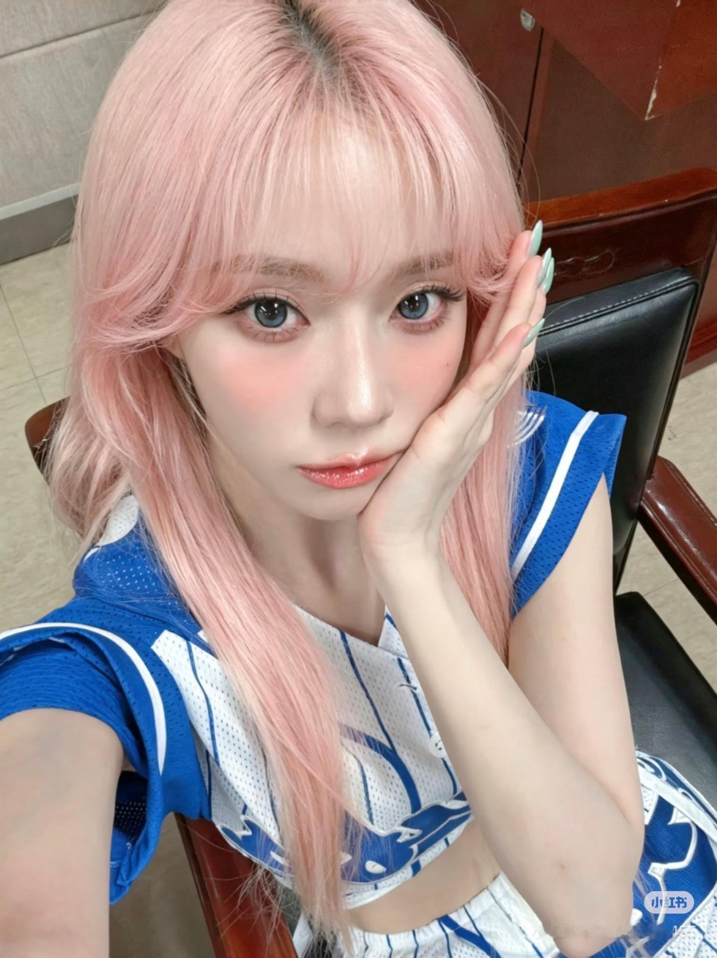 这个粉发更是next level🥰