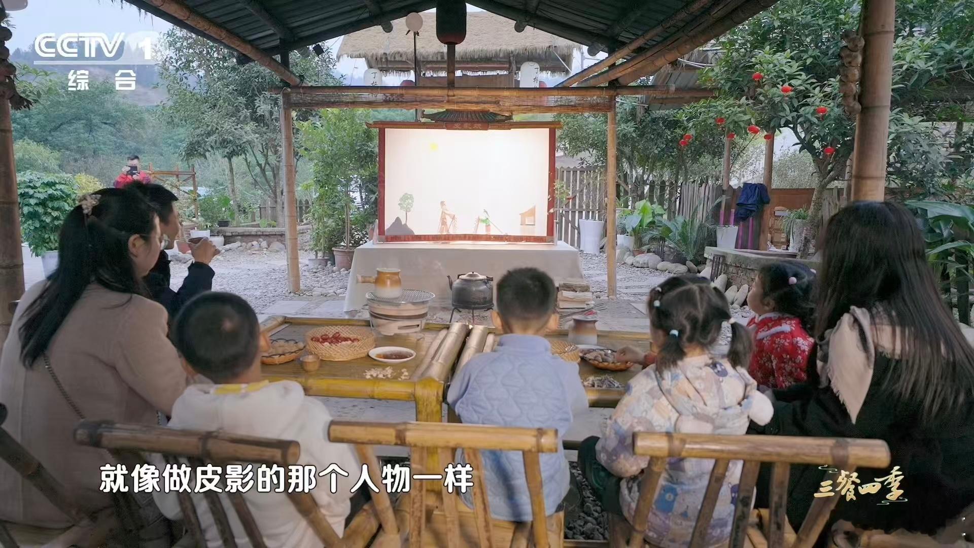 薄可透光的牛肉是怎么做到的 灯影牛肉的薄可透光，源于庖丁解牛般的刀工。片薄后与香