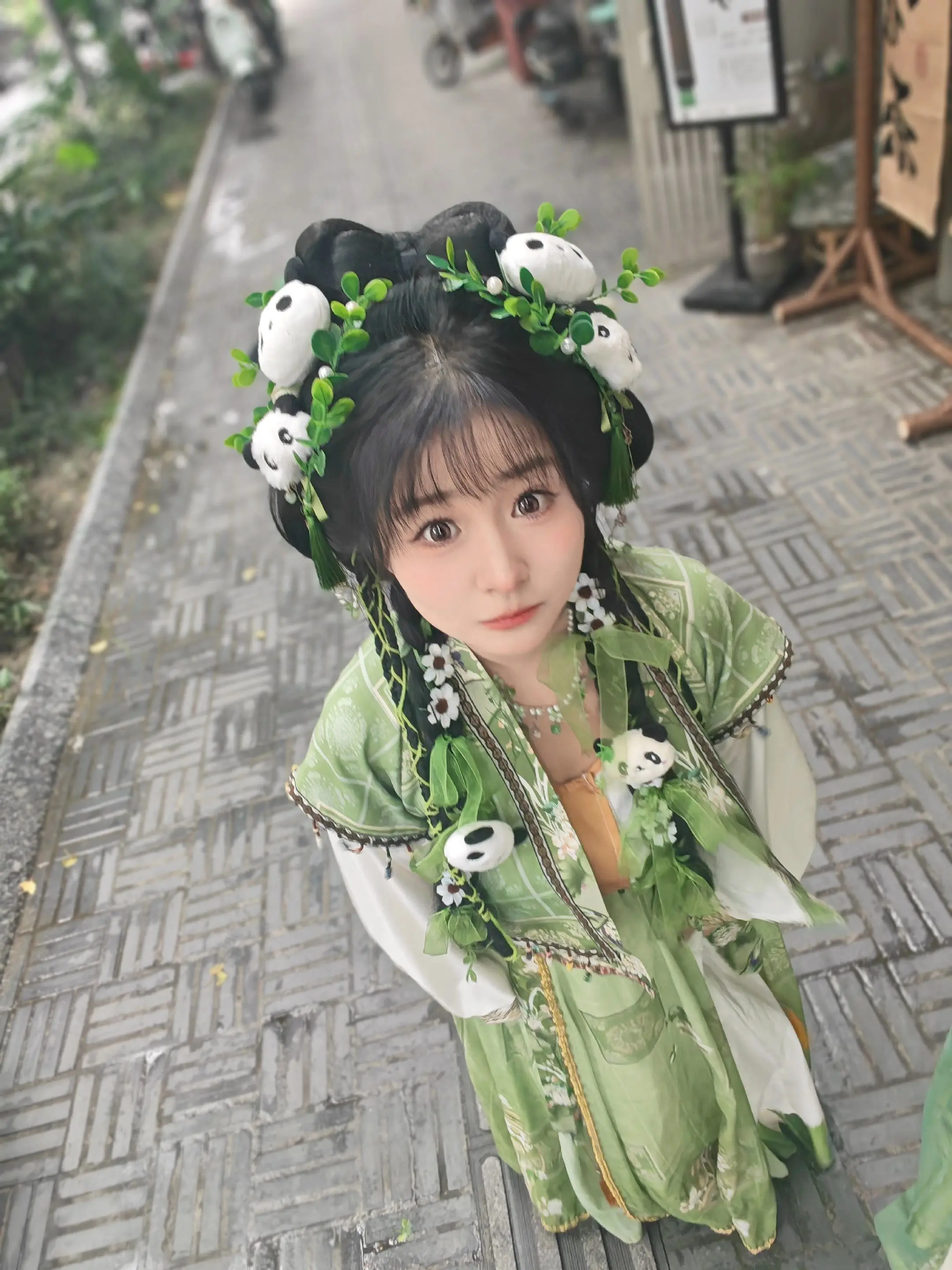 到成都当然要…变成熊猫！    妆造来自