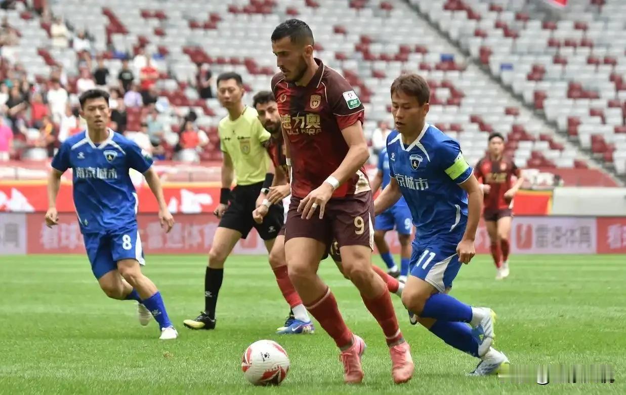 看陕西联合主场与南京城市的比赛，感觉陕西联合争超无望！
      5.29下午
