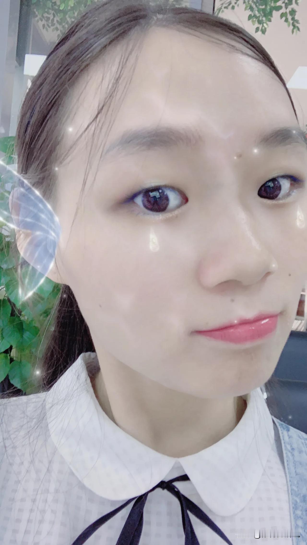 今天小爱姐姐生日，陪她过生日去了，晚上不直播啦，大家记得看视频[爱慕][爱慕][