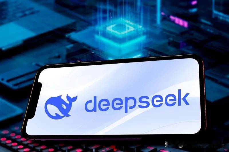 Deepseek支持华为昇腾910B。
这可真是件大快人心的事。西方无端污蔑De