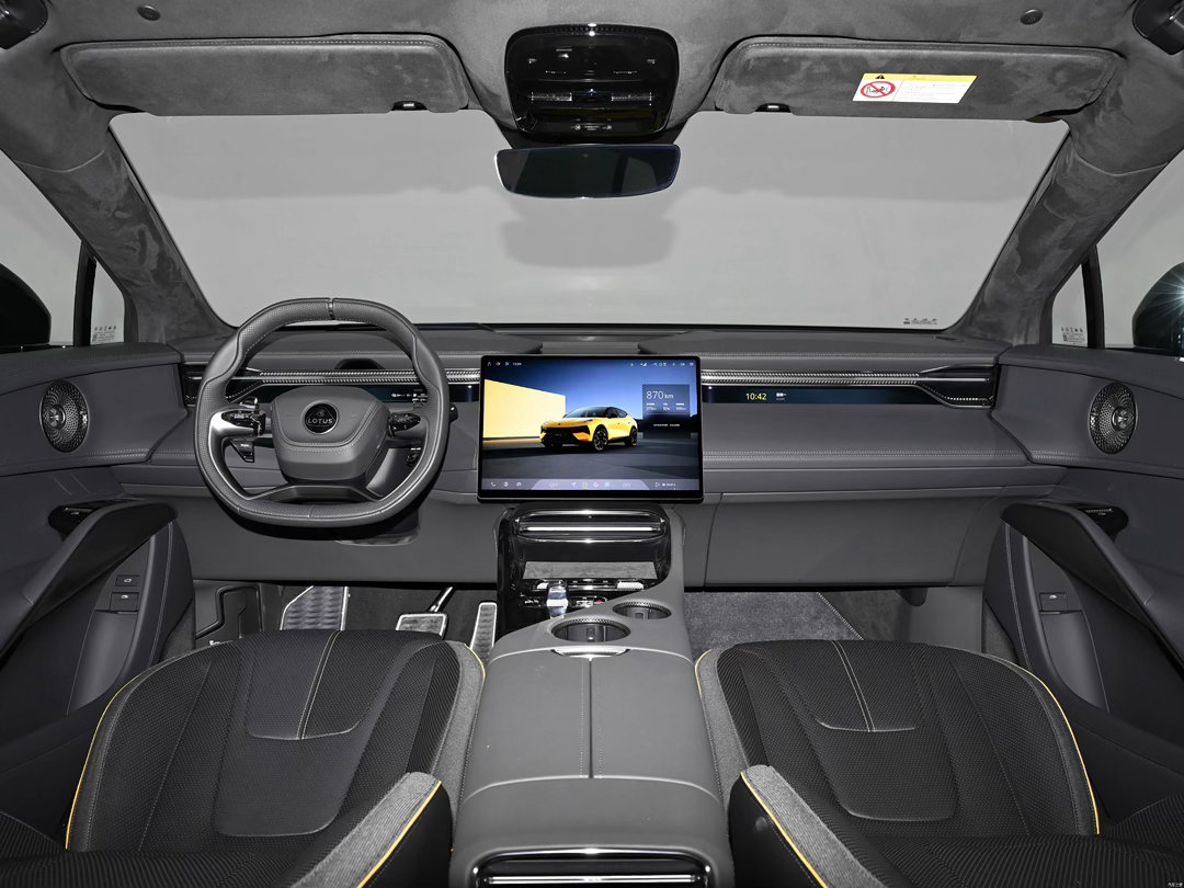 ZGH确实是在做中国的大众集团。8X和Forme两款车之于ZGH就好像卡宴tur