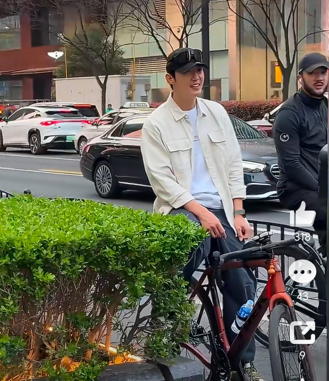 黄景瑜自行车10万这辆车值10万？一万我都嫌贵