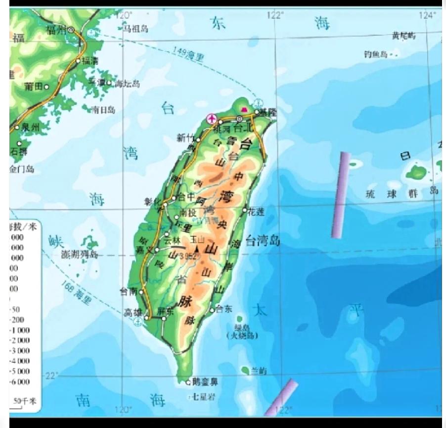 今天扫了眼新闻，一口热茶差点喷在屏幕上。

日本军舰大摇大摆穿过海峡，这事儿本身
