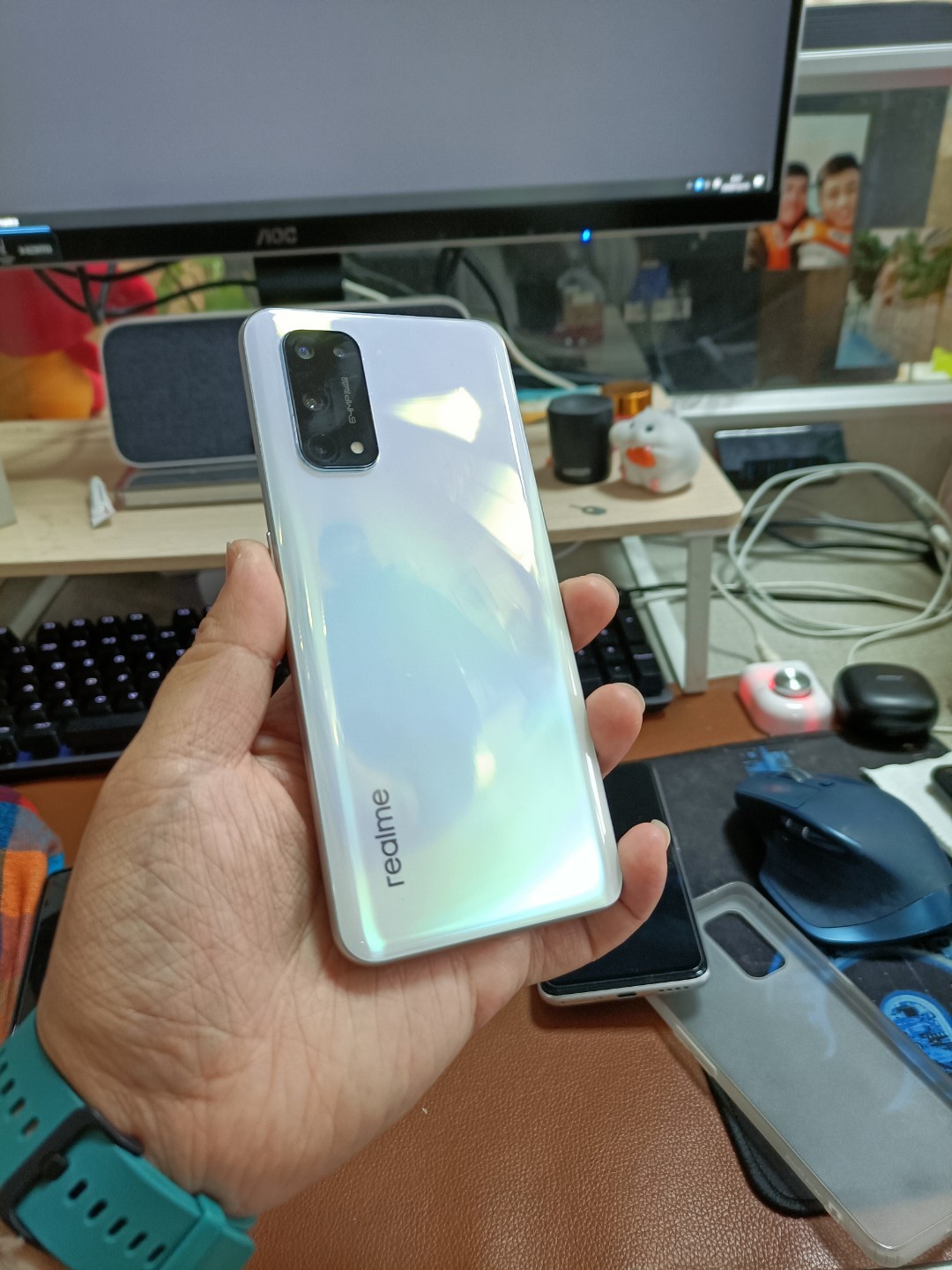 realme手机退出中国市场真我在国内手机打得水深火热的时候从海外回归，当年回归