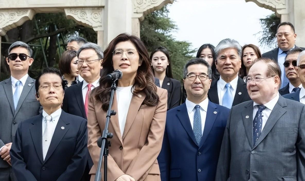 国民党今天党团大会气氛非常紧张，军购预算问题直接摊牌，郑丽文坚持原有方案，蒋万安