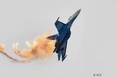 看看南昌飞行大会闭幕式上Su-57在干啥？ 航空摄影 2025南昌飞行大会 
看