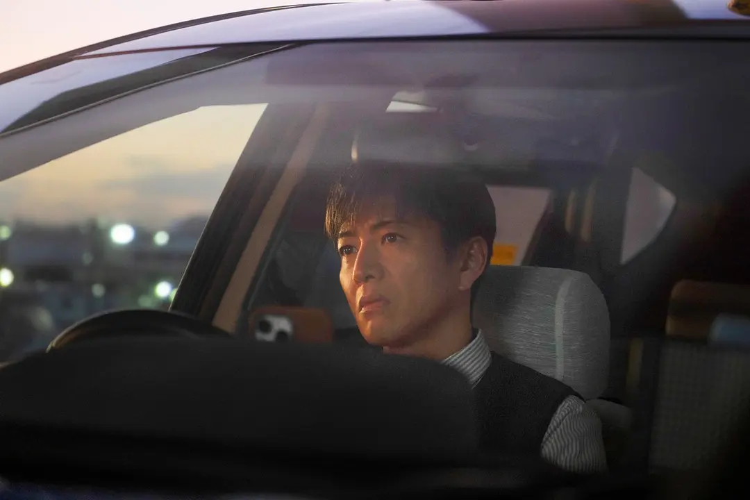 很平淡、很温馨的一个小故事。看完《东京出租车》，自己其实喜欢跟出租车、开车有关的