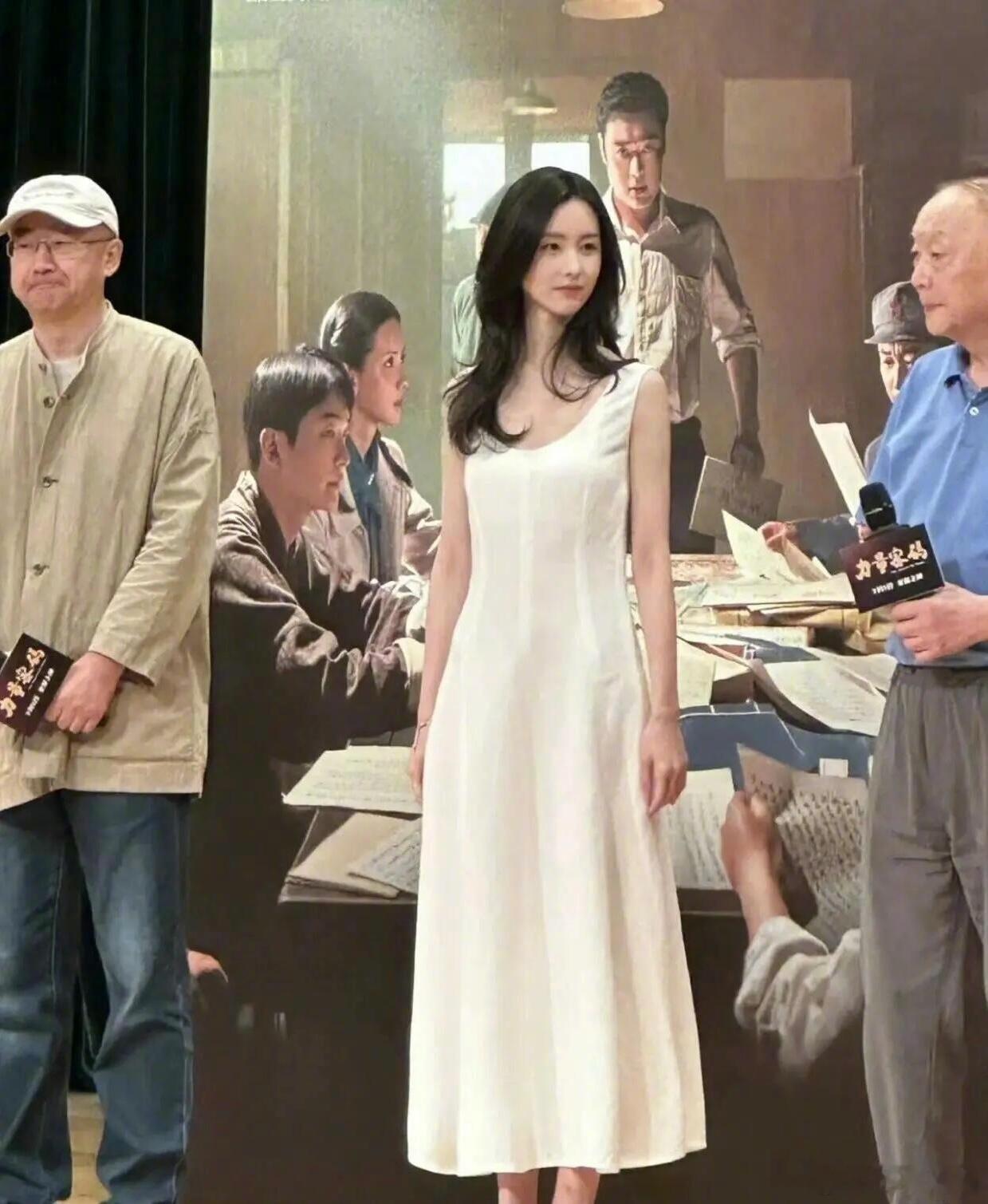 总是能在路人照片里get到女明星为什么是女明星 