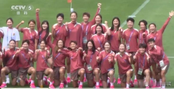 中国女足真是士气高昂！今天中国女足将会在亚洲杯半决赛中迎战东道主澳大利亚女足，值