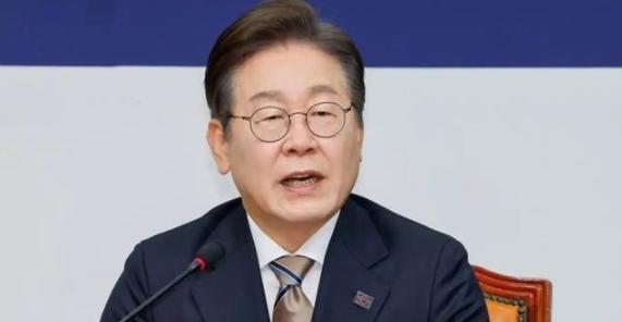 李在明，真是老狐狸中的老狐狸。特朗普要求韩国给美军掏出100亿军费，顺便帮助美国