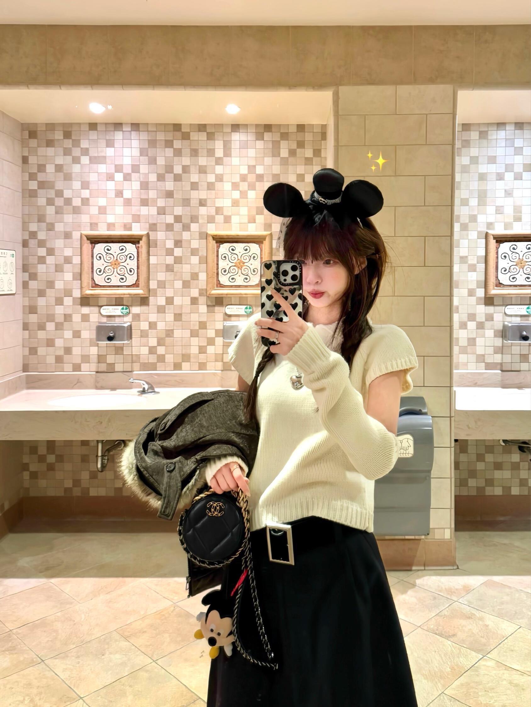 圣诞迪士尼穿搭🤍。