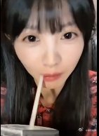 田曦薇直播好真诚田曦薇真不把我们当外人  姐妹崂喳既视感，田曦薇直播毫无明星架子