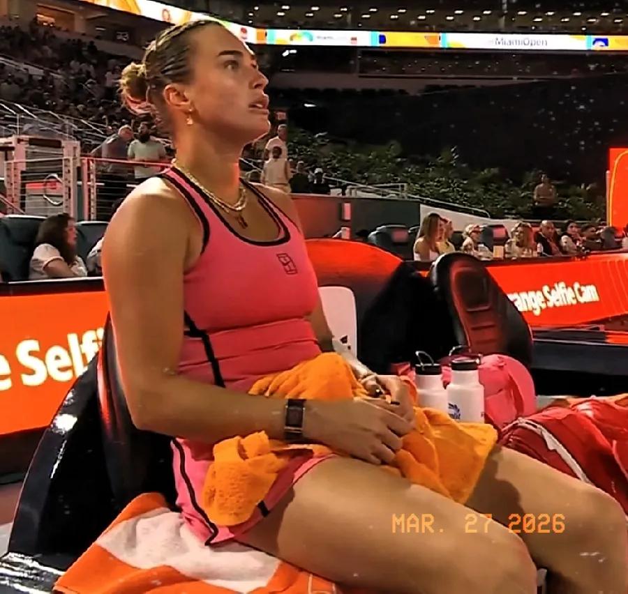 WTA1000迈阿密太师赛第二场半决赛最新赛况:
萨巴伦卡6-4赢得首盘胜利。 