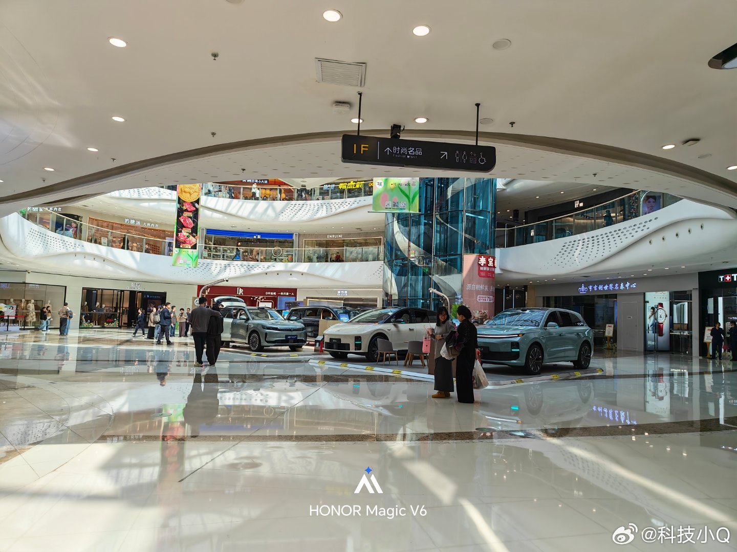 看看现在的车市有多么卷？？？一个小小的展厅5家品牌依次小鹏 乐道 理想 岚图 问