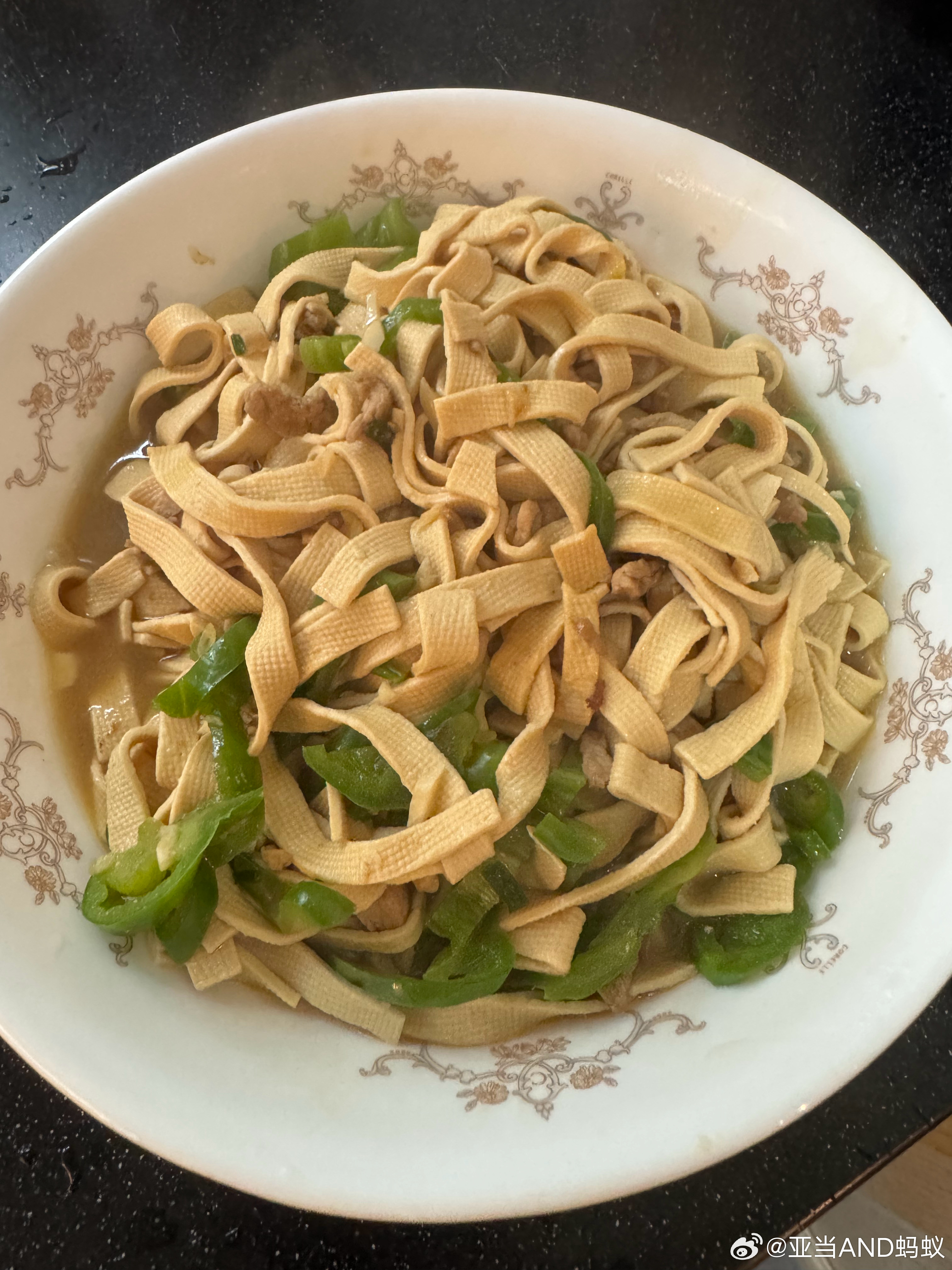 上午带娃亲子运动会，啥球没看。中午看着勇掘，“干对付”一下[并不简单] ​​​