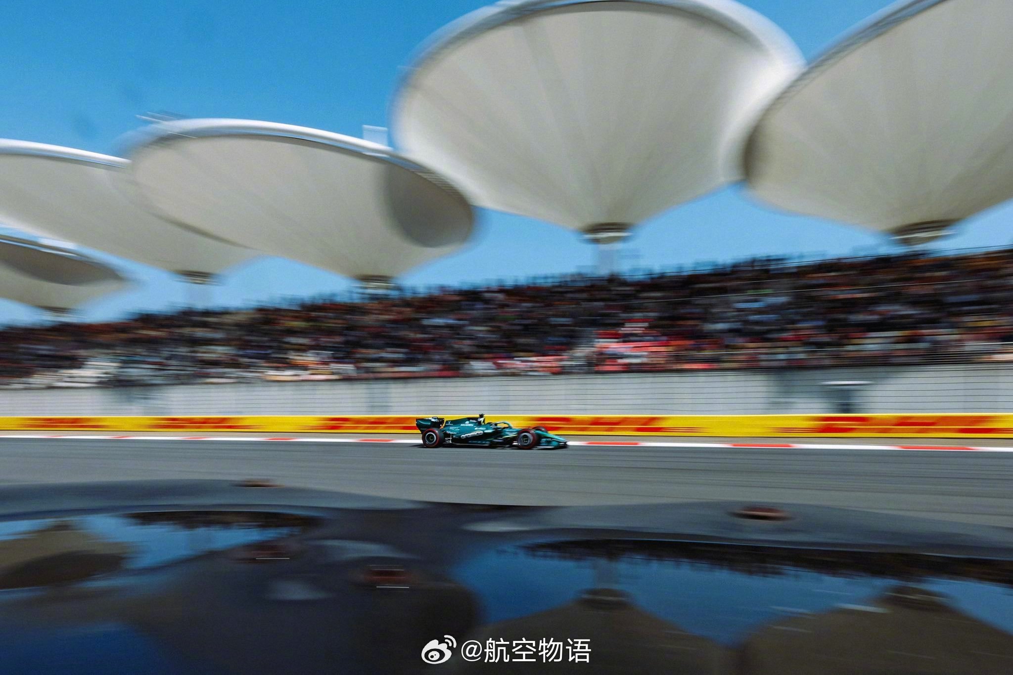 阿斯顿马丁今天双车完赛了哦！冲刺赛最大亮点 