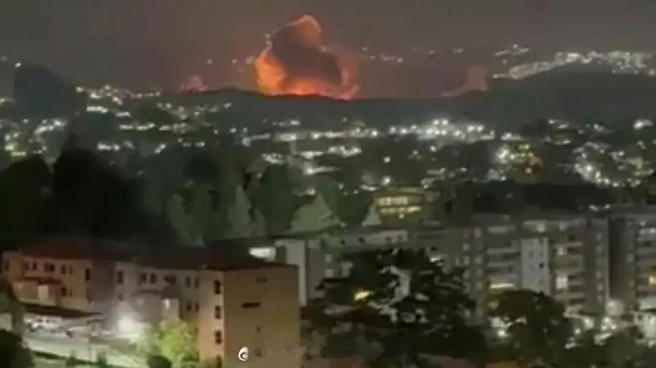 美国对委内瑞拉发起袭击，委内瑞拉总统马杜罗下落不明。据纽约时报报道，“在美国发起