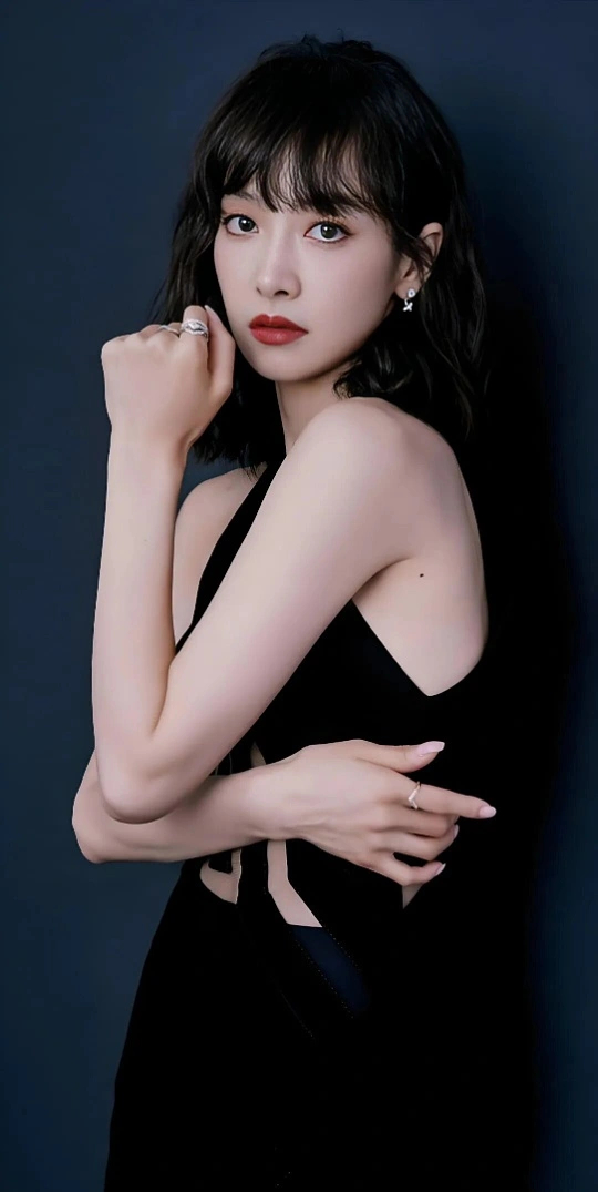 宋茜给了内娱十年时间宋茜归国十年，始终用实力守住内娱唱跳天花板，全开麦稳、舞台炸