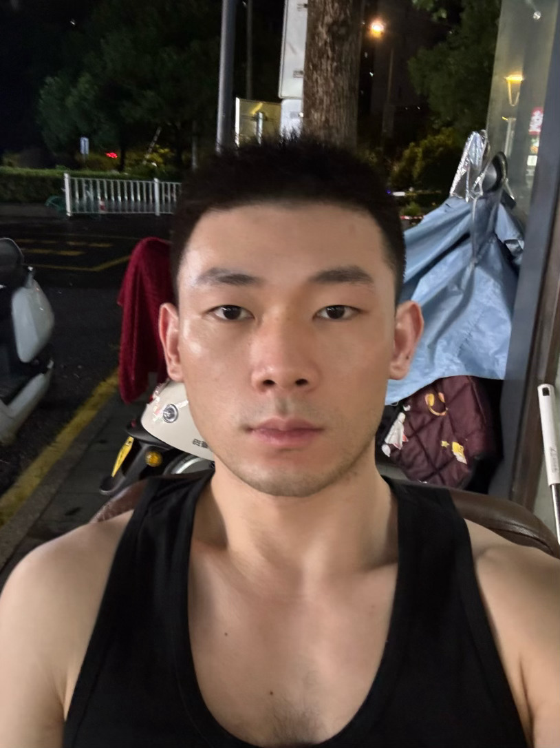 长得漂亮要抵御很多诱惑，也挺不容易的（文案是抄的，我不好看别骂我呜呜
