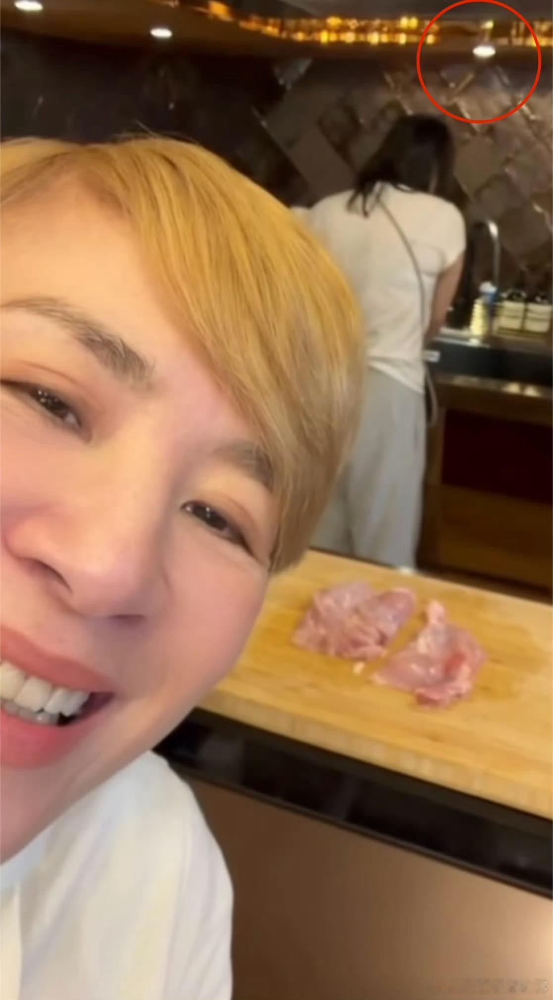 如果是吴君如那应该是花少大姐里最硬核的大姐了。把姐喜欢的王嘉尔请来行不行曝花少8