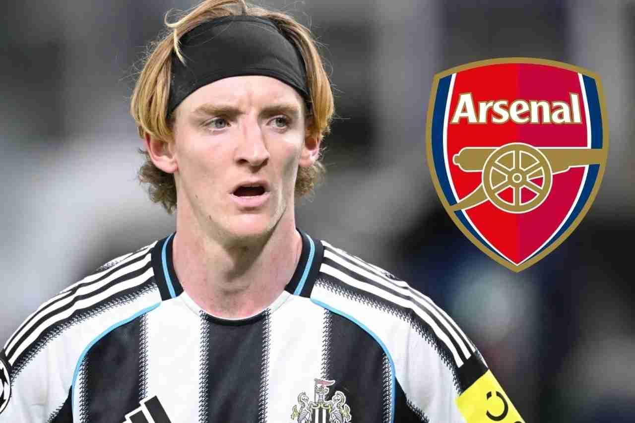 戈登25岁 能传能跑能射过人，传中能力和顺便提速挺强的，所以还有很强的上升空间，