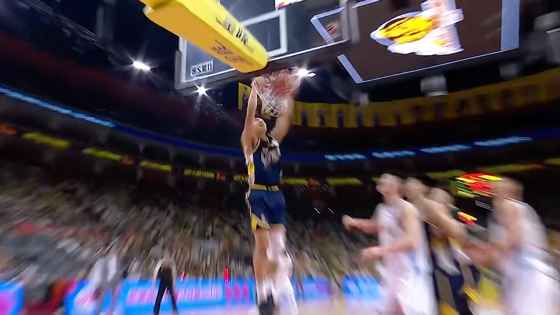 广东东阳光打出一波进攻潮，这段时间是崔永熙和麦考尔的二人转广东男篮vs广厦男篮