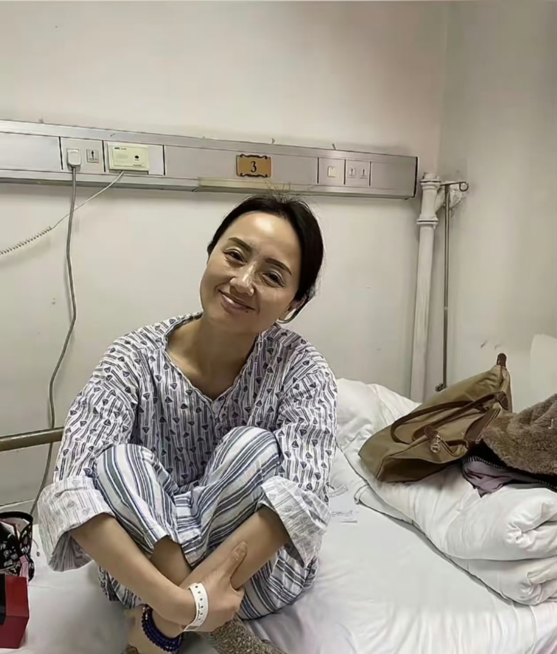 朱媛媛住院治疗照看上去这么有活力有气血，积极向上的人，怎么会得癌症呢[泪][泪]