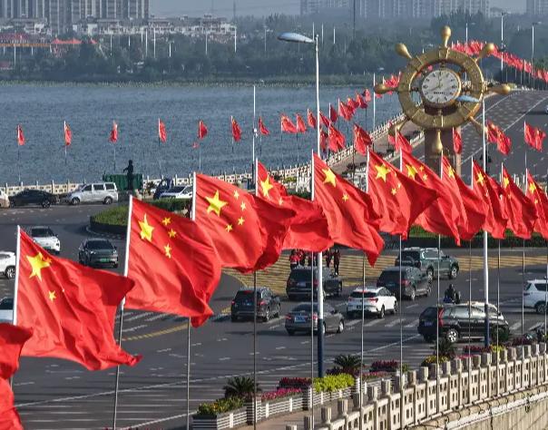 为什么美国打伊拉克不用找证据、俄罗斯进格鲁吉亚不用问联合国，而中国在自家南海种个