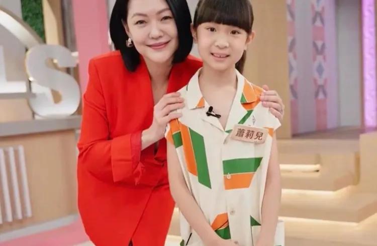 台湾没有主持接班人。看来小S要主持到老了再主持夕阳红。[呲牙]不是造谣她被抓么？