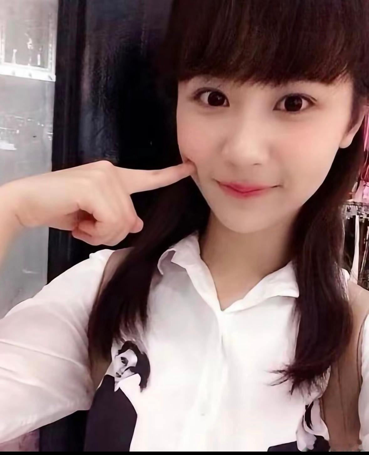 杨紫素颜live照杨紫 杨紫素颜进化史 原相机直出才是真早期婴儿肥素颜超青涩，现